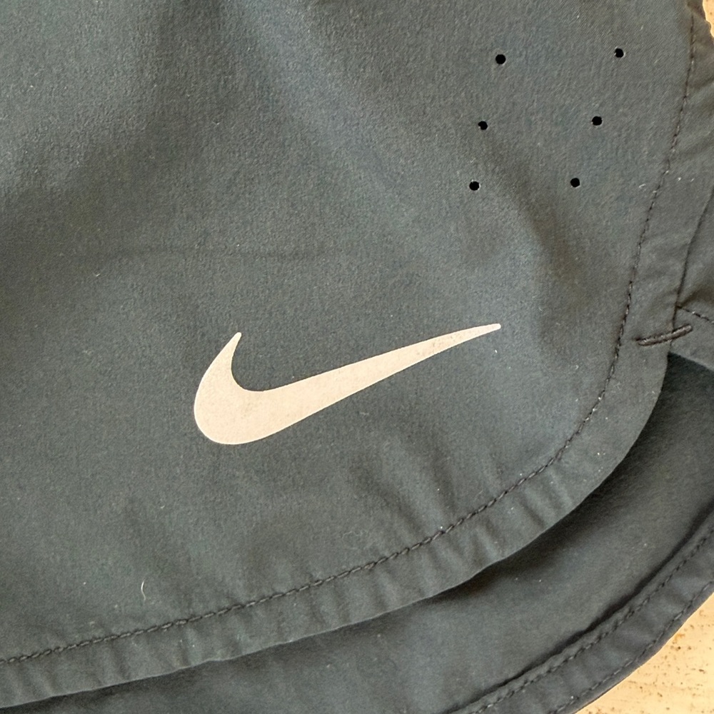 Nike Dri Fit Women's Black Athletic Shorts size small - Picture 4 of 12